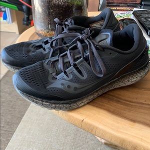 EUC Saucony Freedom ISO